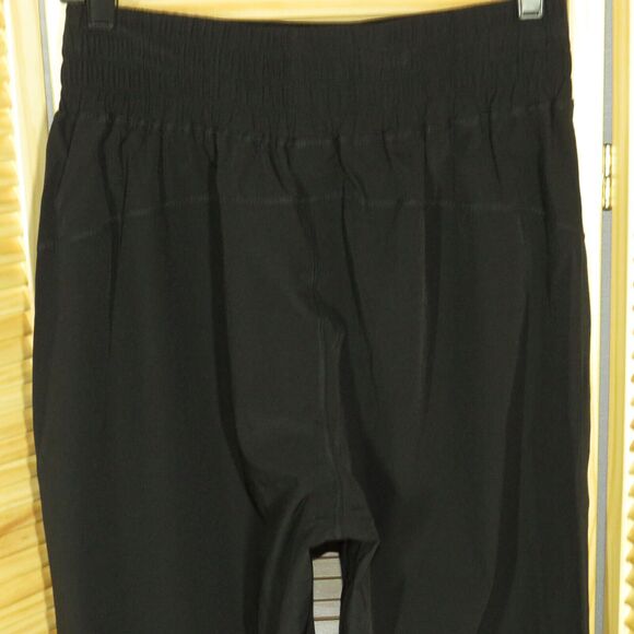 Halara Black High Waist Nylon Blend Elastic Waist UPF Joggers Size Medium Petite - Picture 3 of 10